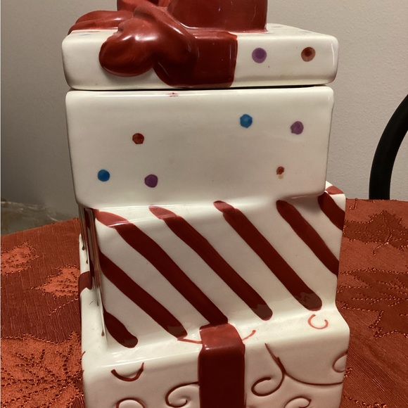 Ceramic Gift Box with Red Ribbon - Picture 3 of 3